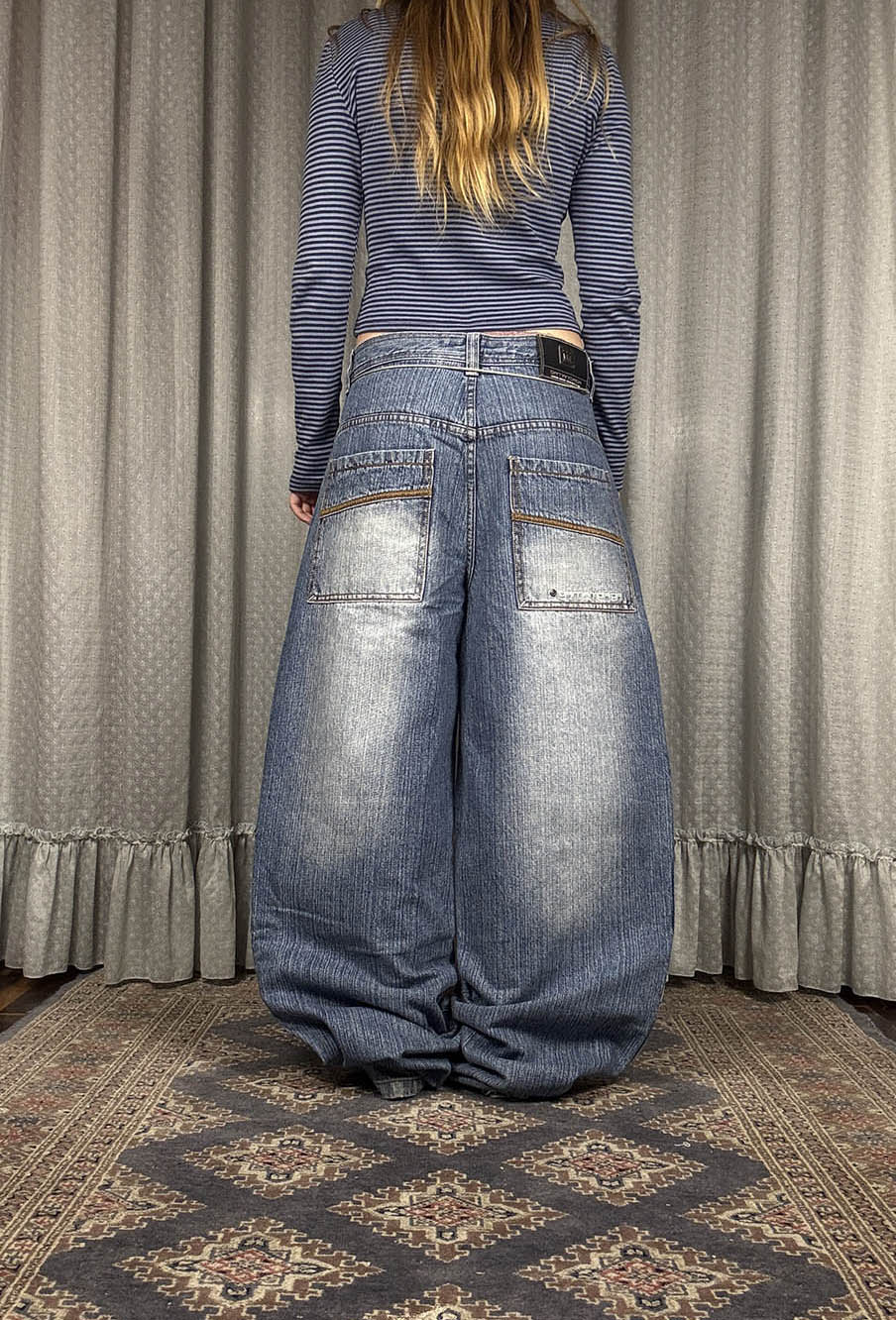 DAMANI DADA Baggy jeans indossati retro
