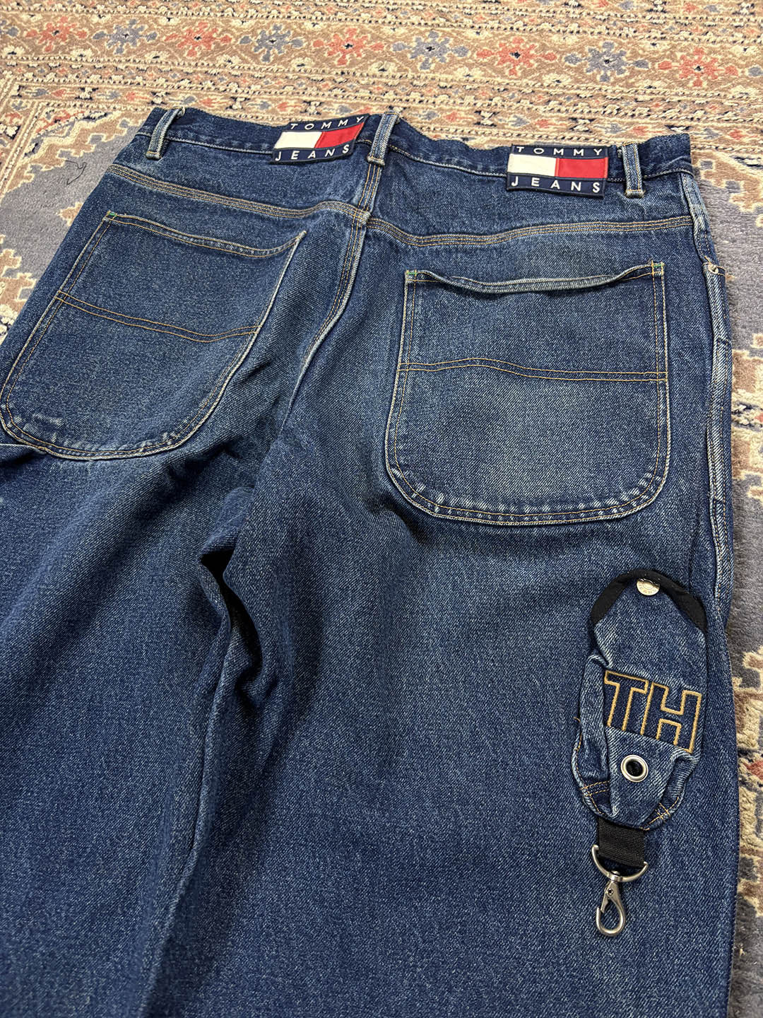 TOMMY HILFIGER Baggy jeans dettagli retro